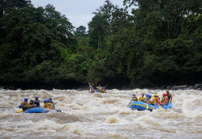 RAFTING,_team,_ecuador,_kashama,_eco,_resort,_and,_spa